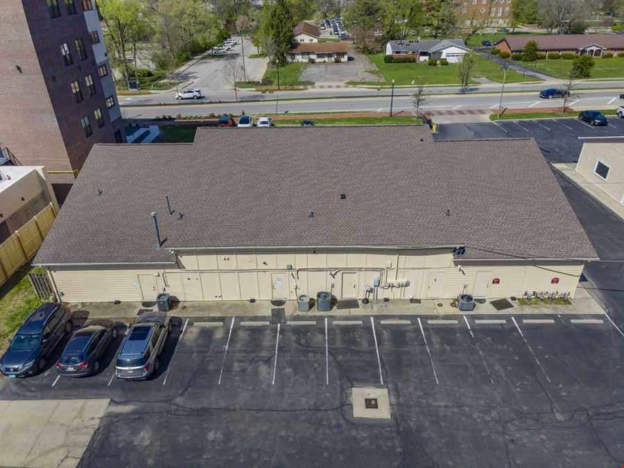 +/-2,000 SF Rangeline Road Retail Space