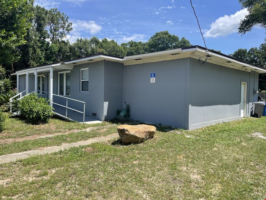 1833 SF Available Now on Creighton Road, Pensacola