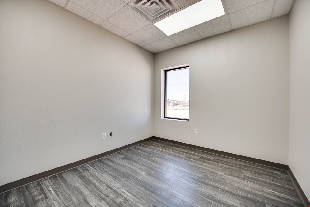 Industrial Shop/Office w/Wash-Bay on 2.45 Acres