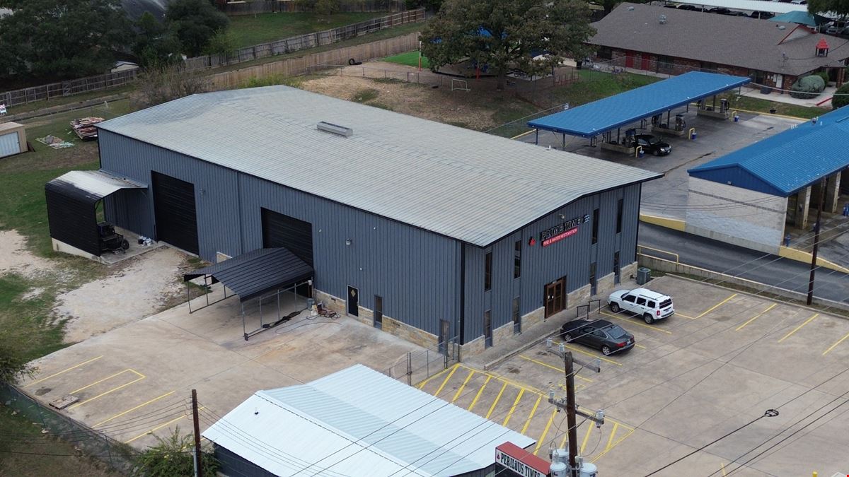 Office + Warehouse + Fenced Yard  | 35' Clear | Service Trades | San Antonio
