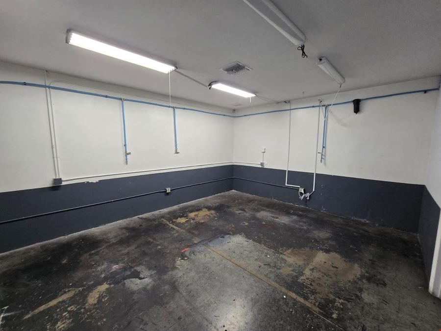 Immediate Occupancy For Lease 2,500SQFT Off/W