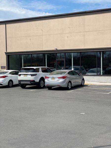 Preview of Retail space for Rent at 1632 N Olden Ave