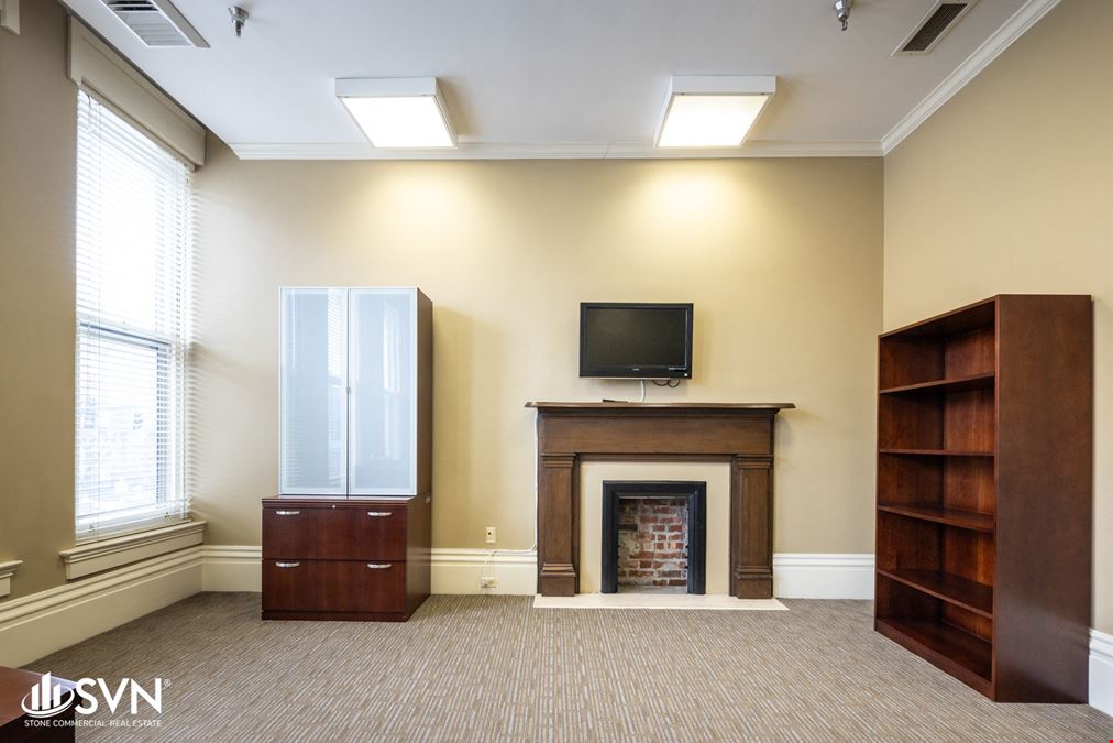 For Lease: 4,750 SF Prime Office Space Downtown Frankfort