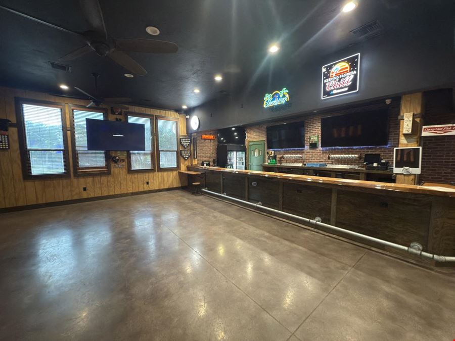 Freestanding Turn-Key Restaurant in Affluent Palm Harbor