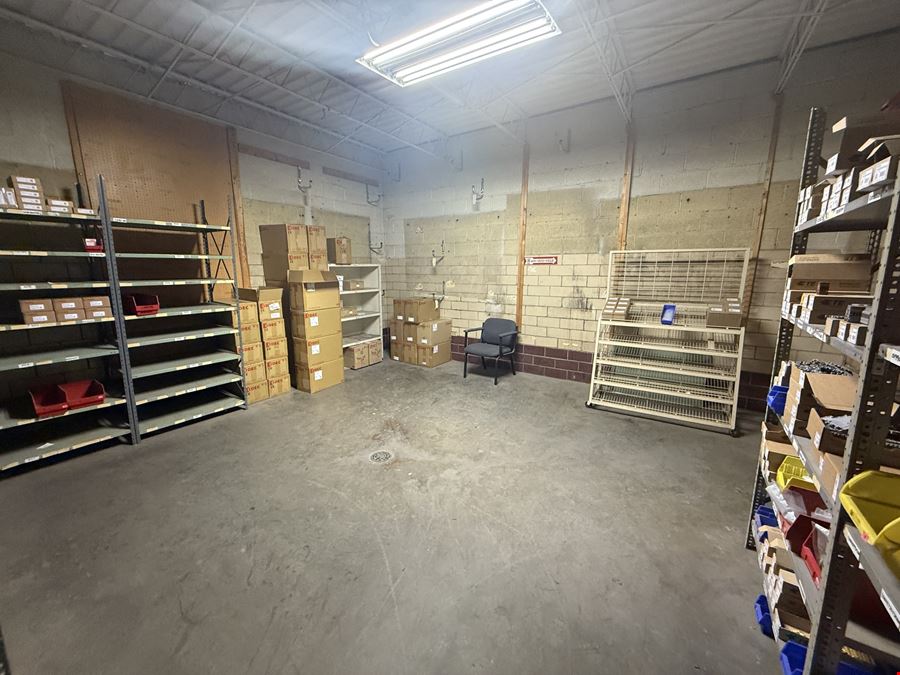Storefront and Warehouse on Business I-20