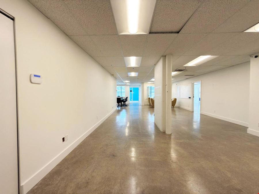 #202 - 128 W 6th Ave