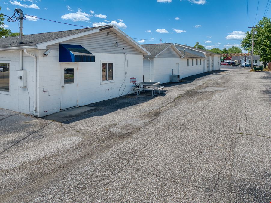 100 W 3rd Street - Corner Lot