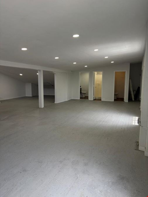 945 W Venice Blvd