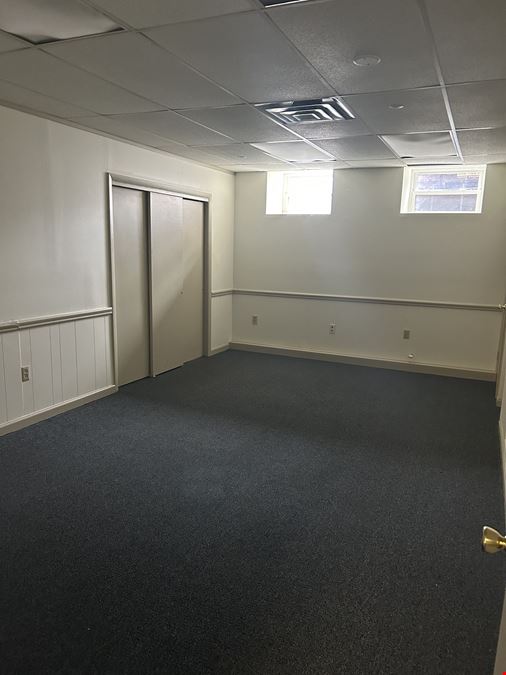 139 W Market St