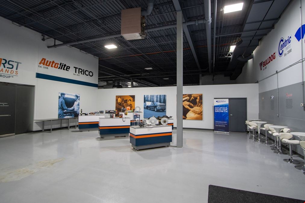 264,730 SF for Sale/Lease | 1600 Industrial Drive, McHenry, IL