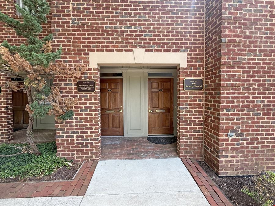 4200 Evergreen Lane, Units 334-335