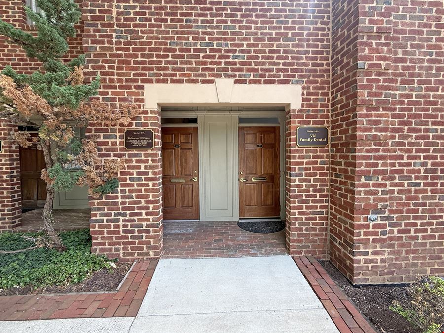 4200 Evergreen Lane, Units 334-335