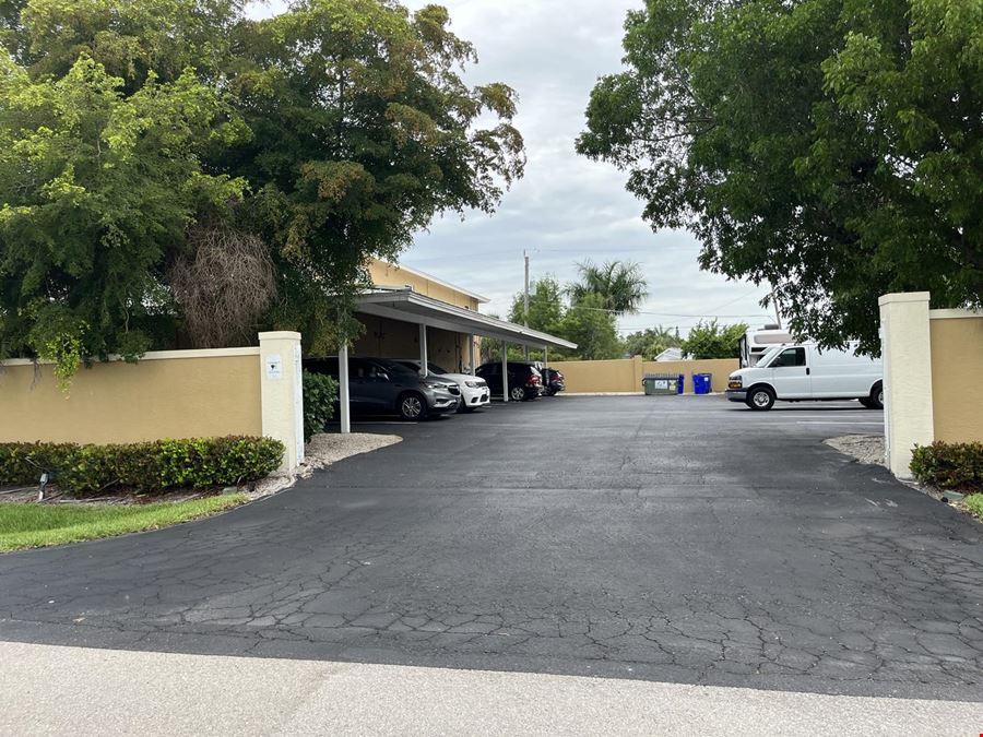 800± SF Space For Lease
