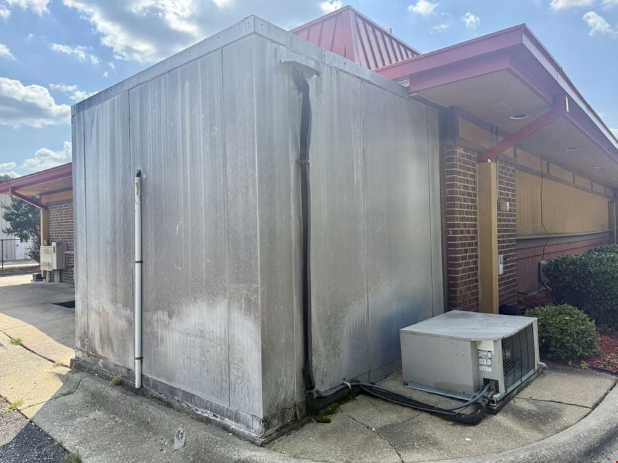 4,062 SF Restaurant Building on 1.05 Acres