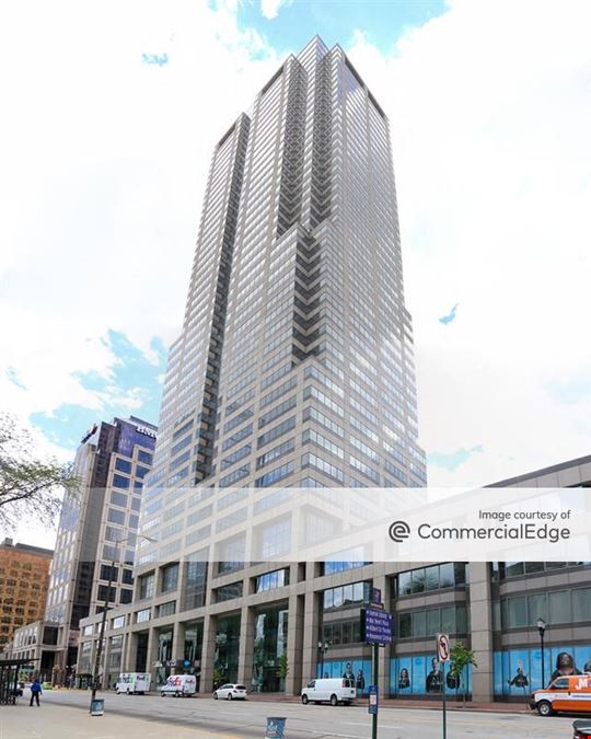Salesforce Tower