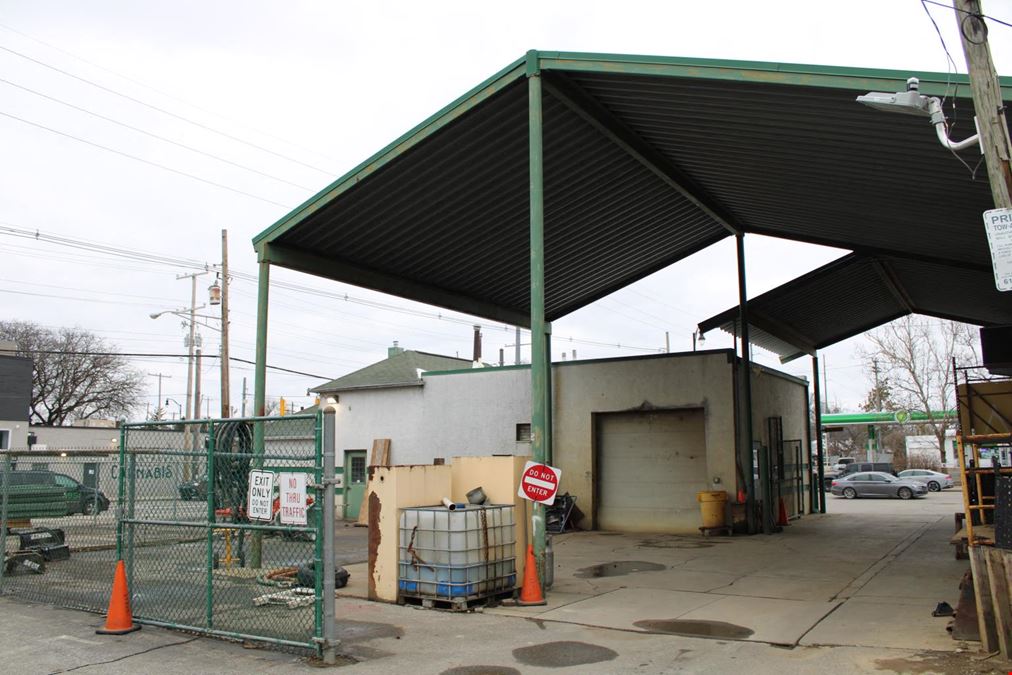 3143 E Main St