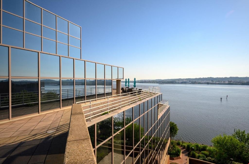 Receivership Sale: Potomac Riverfront Office | Alexandria, VA | 150,186 SF Class A Office