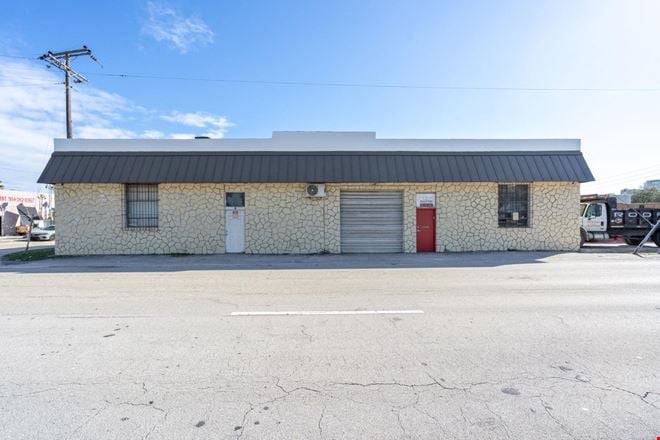 Preview of Industrial space for Rent at 921 N 21 Ave