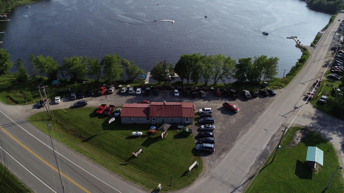 1380 Lakeview Dr