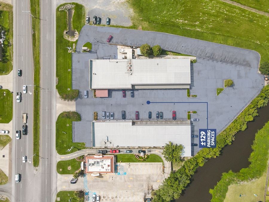 Retail Suite For Lease on Airline Hwy Strip Center