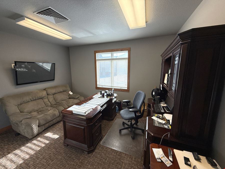 1414 Industrial Dr, Unit B