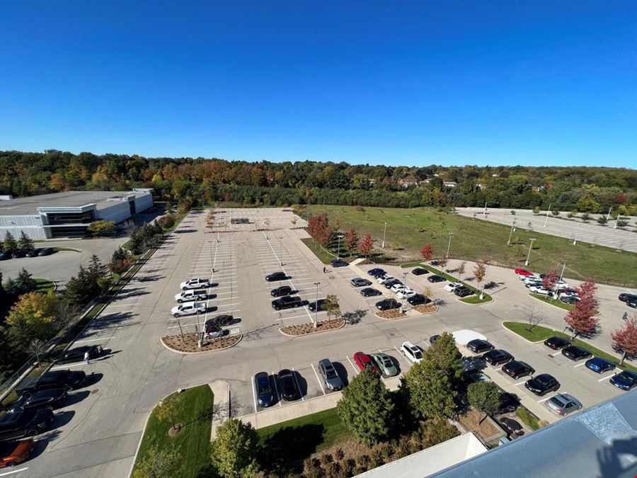 1315 North Service Road East