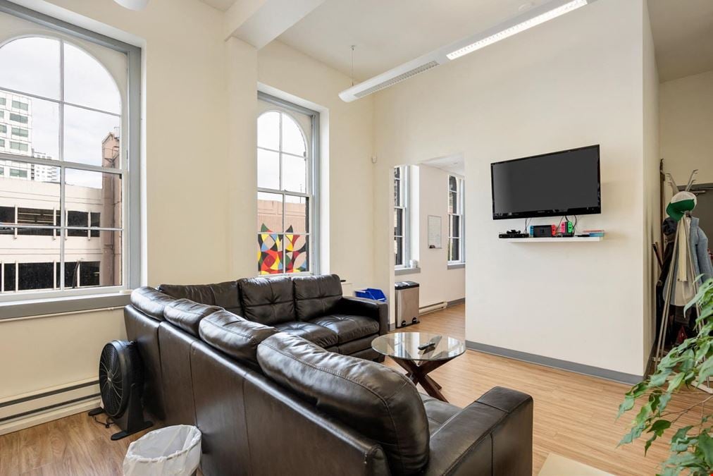304-733 Johnson Street