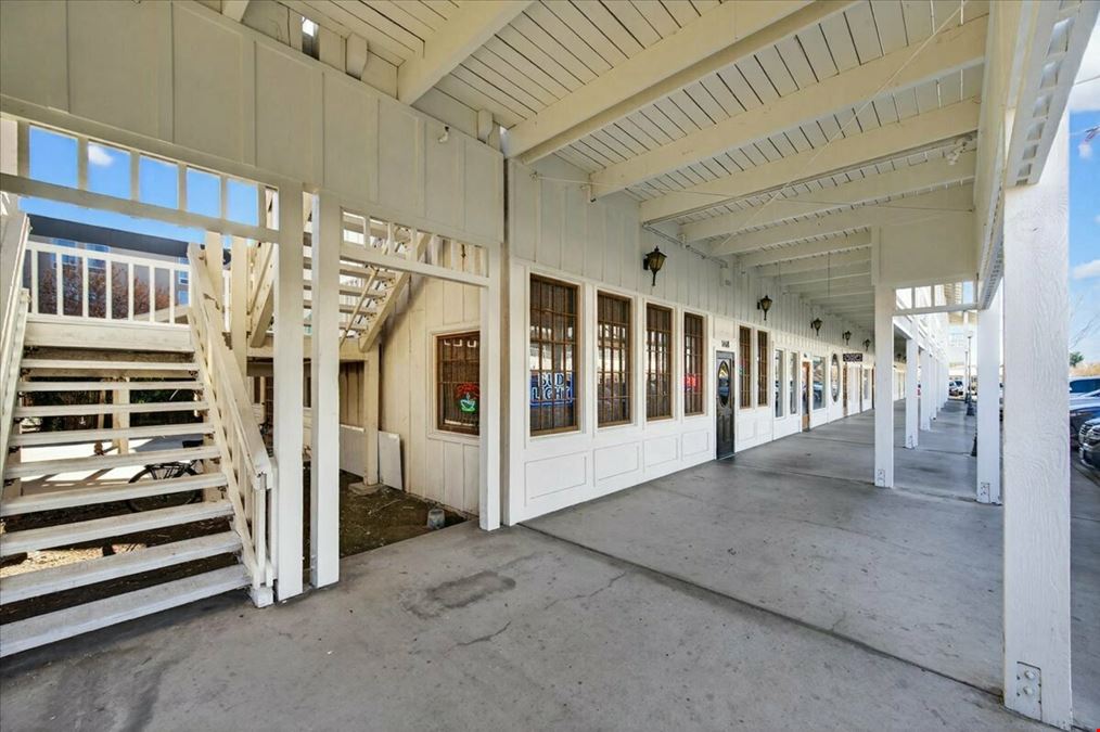 The Barnyard Shopping Center: Prime Retail Shop Space