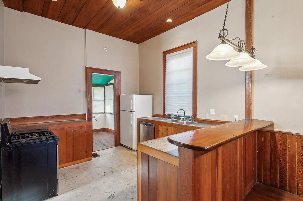 Commercially Zoned Duplex on Tchoupitoulas