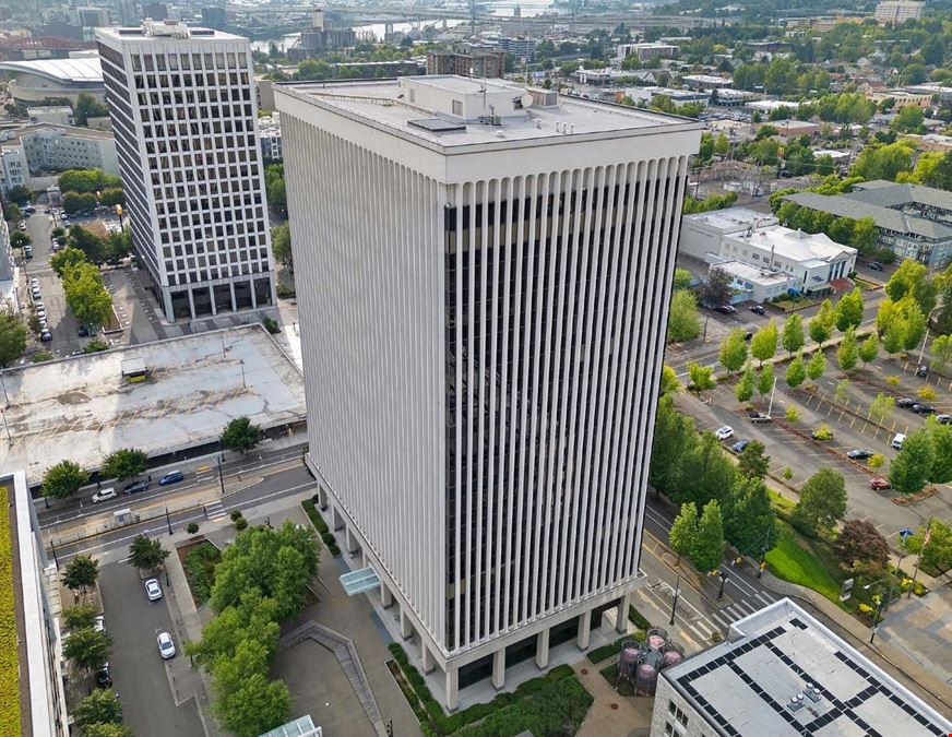 Lloyd 700 Bldg