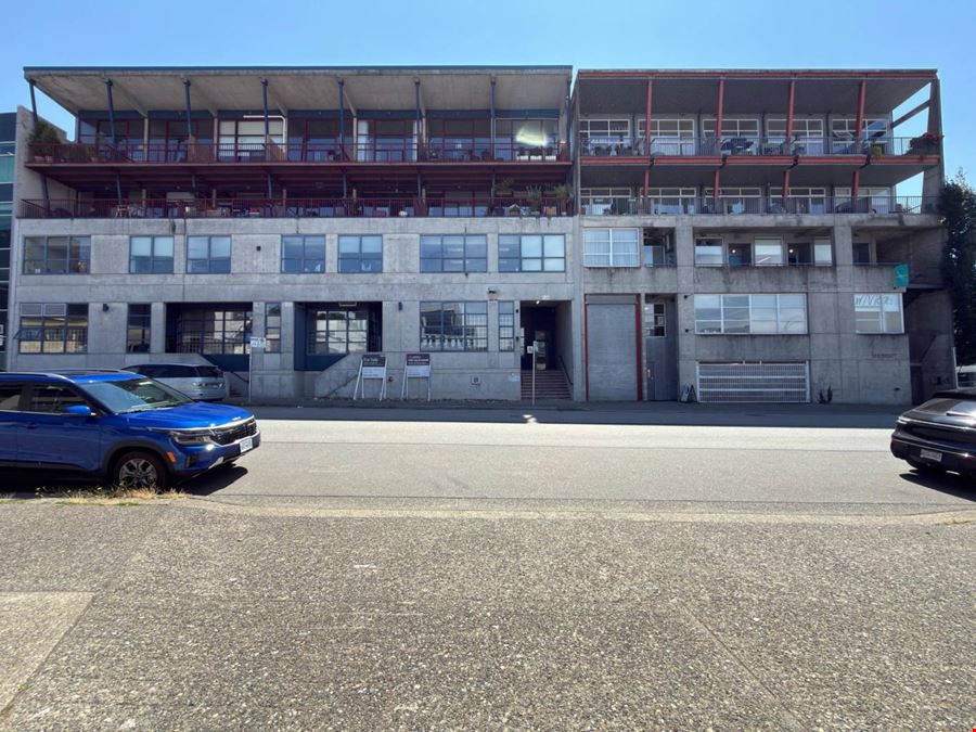 #202 - 128 W 6th Ave