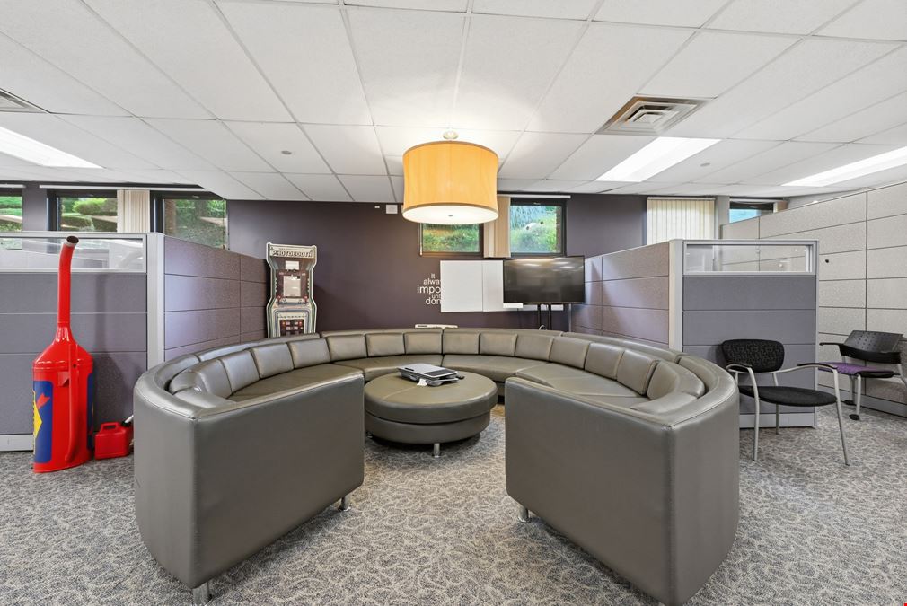 6 Berkshire Blvd # 1
