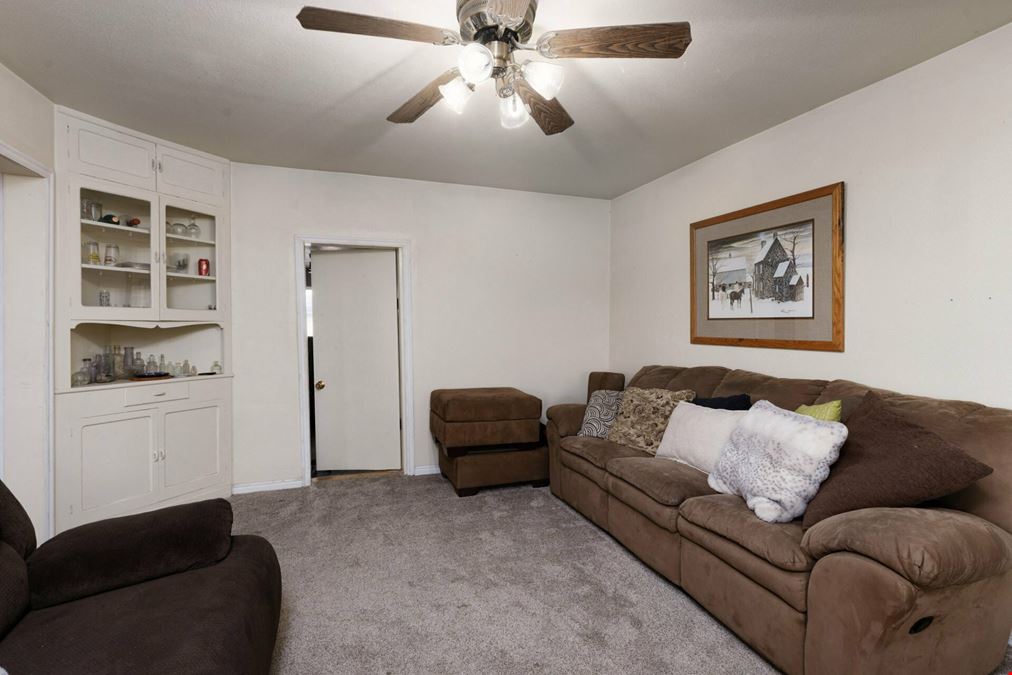 2723 N Highway 89