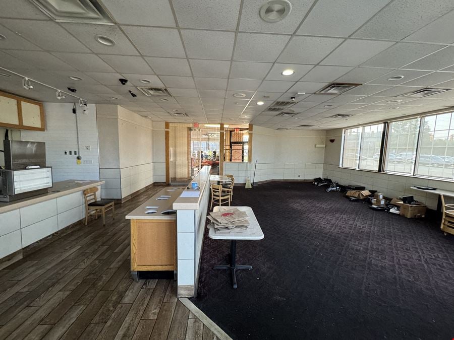 1192 Richmond Rd Retail Space