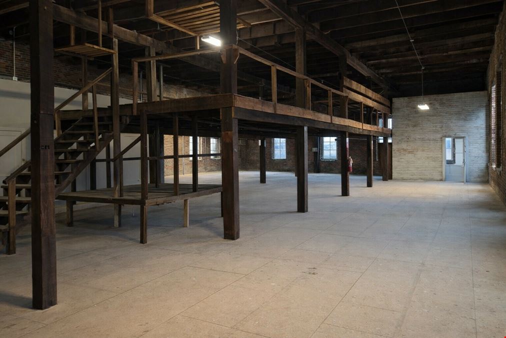 432 N Royal St (Office + Warehouse)