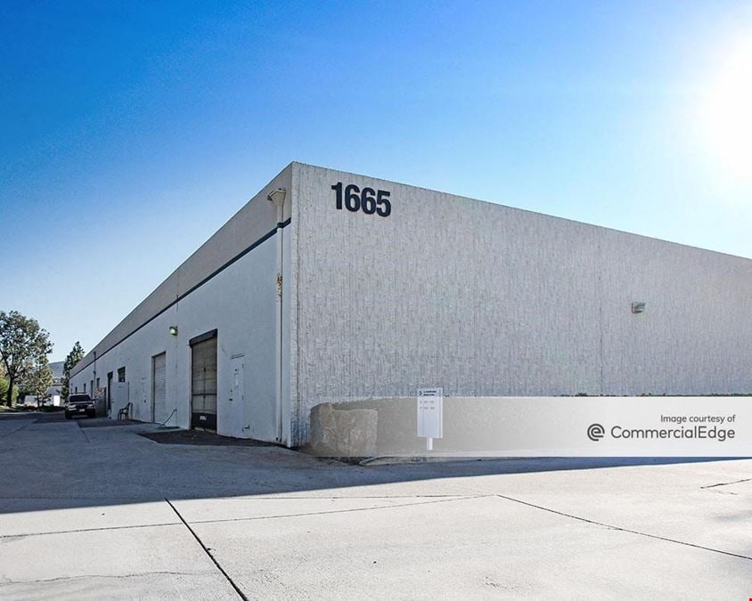 La Costa Meadows Business Center