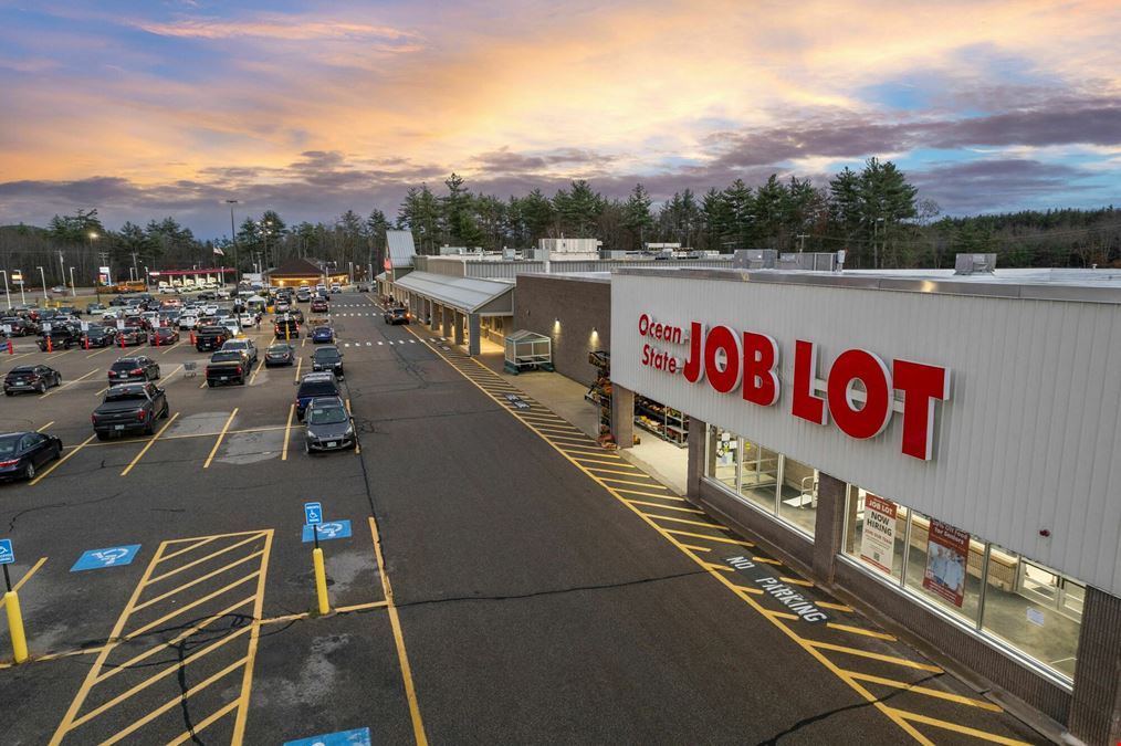 Ossipee, NH - Hannaford Plaza