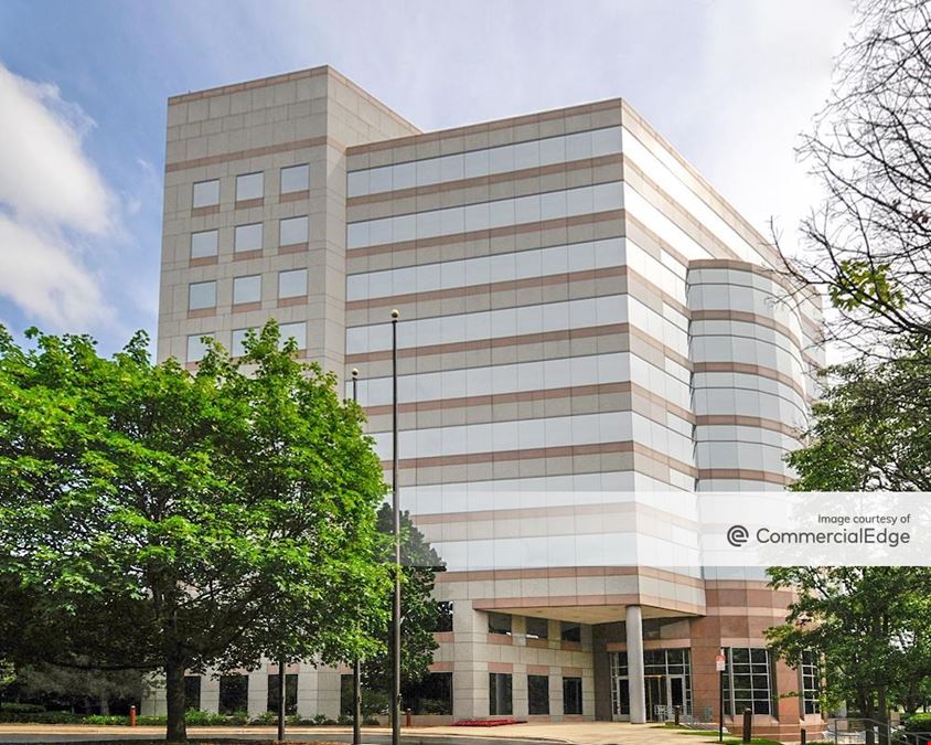 25 NW Point Blvd