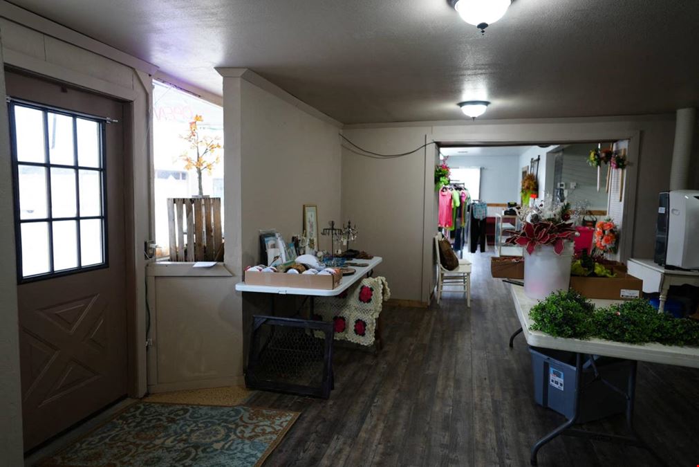 123 N Main Street, #17 &18