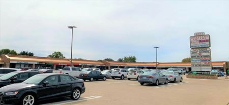Preview of commercial space at 4901-4999 S Hulen St