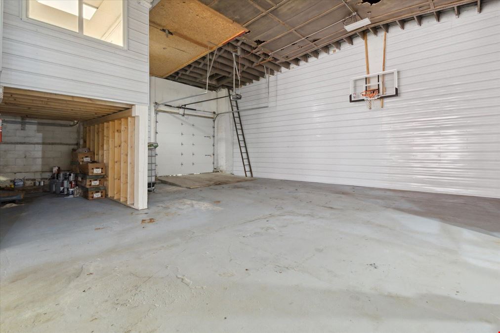 206 W Louis Glick Hwy