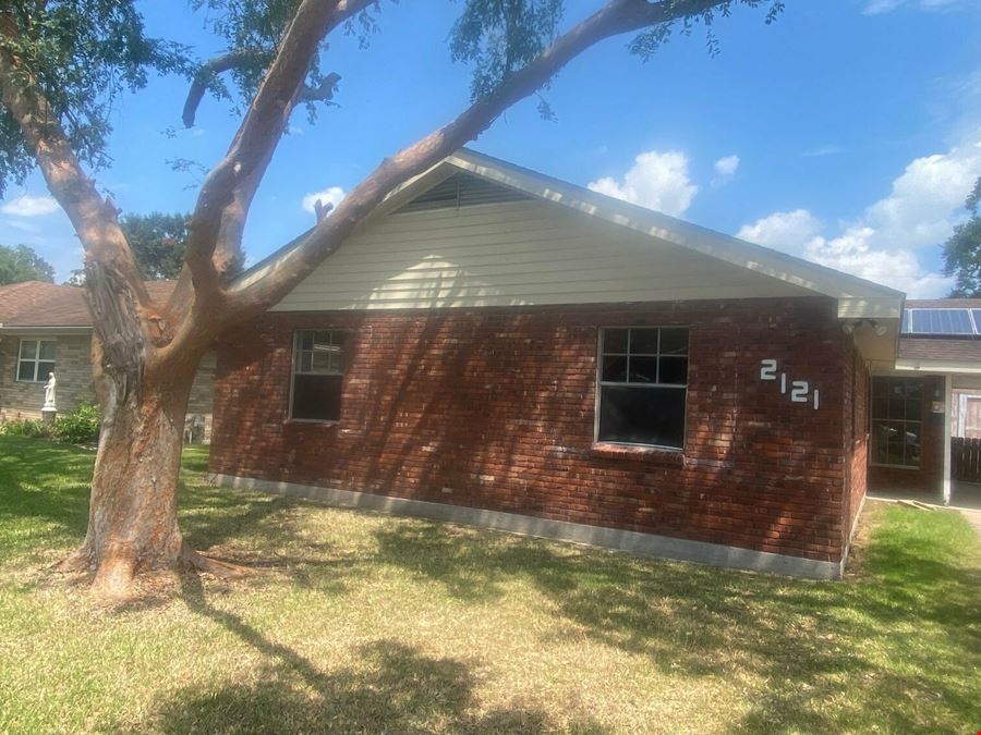 2121 James Dr