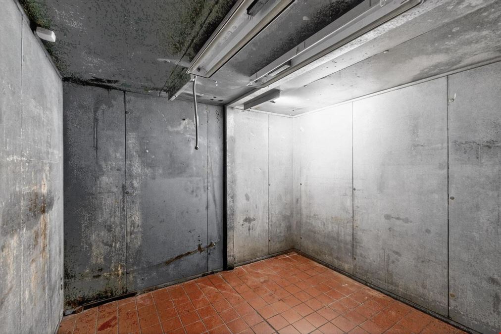 High Traffic Drive Thru Opportunity