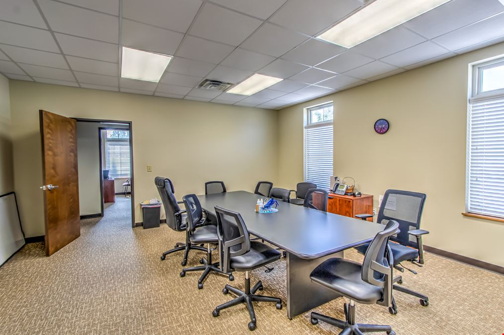 1225 W Wheeler Pkwy
