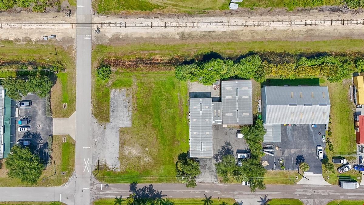 Punta Gorda Warehouse, Office, & Open Yard Space