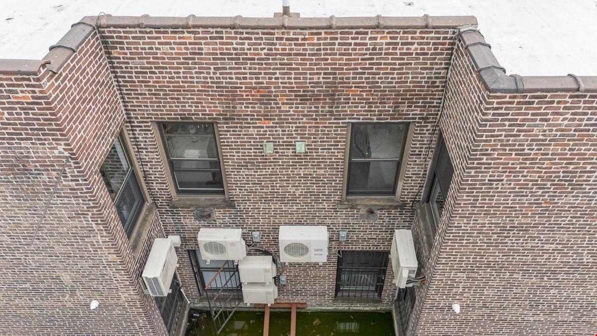 31-53 Steinway St
