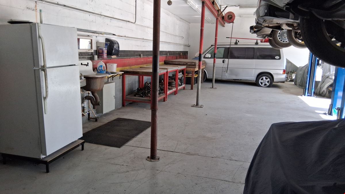 WAREHOUSE ARTS AUTO