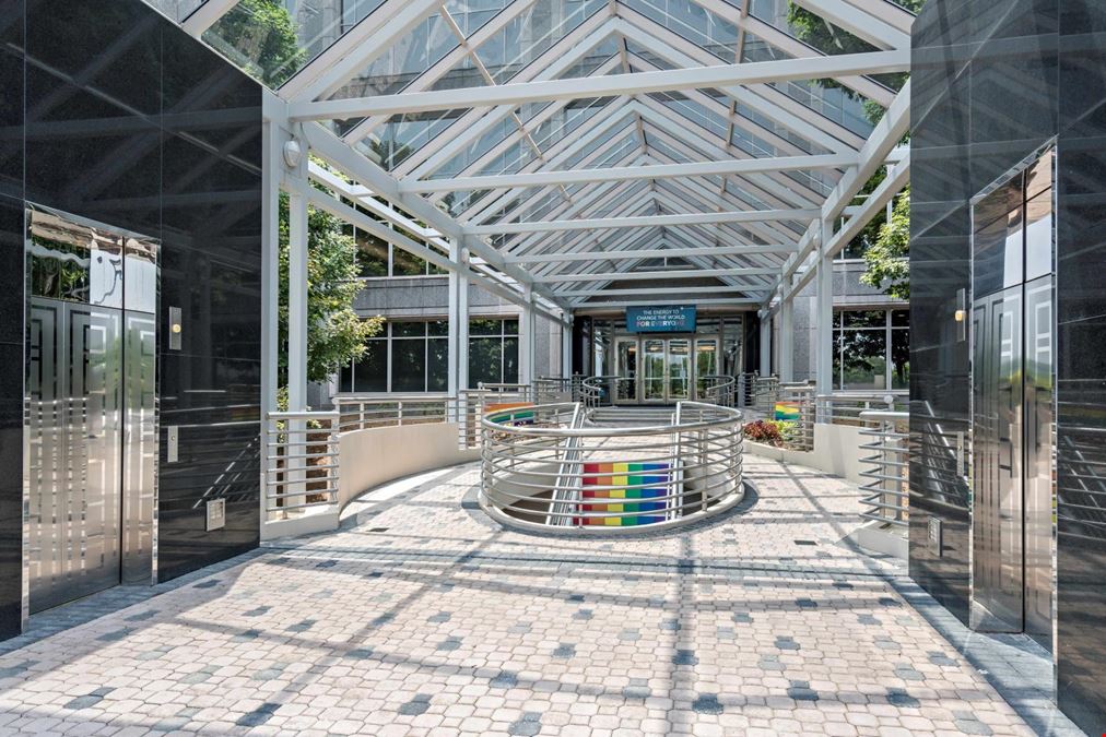4200 Wildwood Parkway (R025)