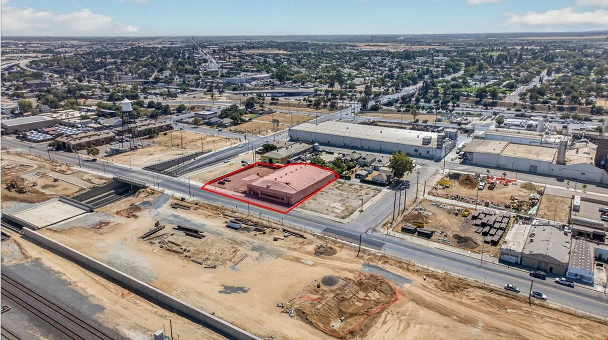 ±15,300 SF Freestanding Industrial Building + Large Yard Area - CA-41 Exposure