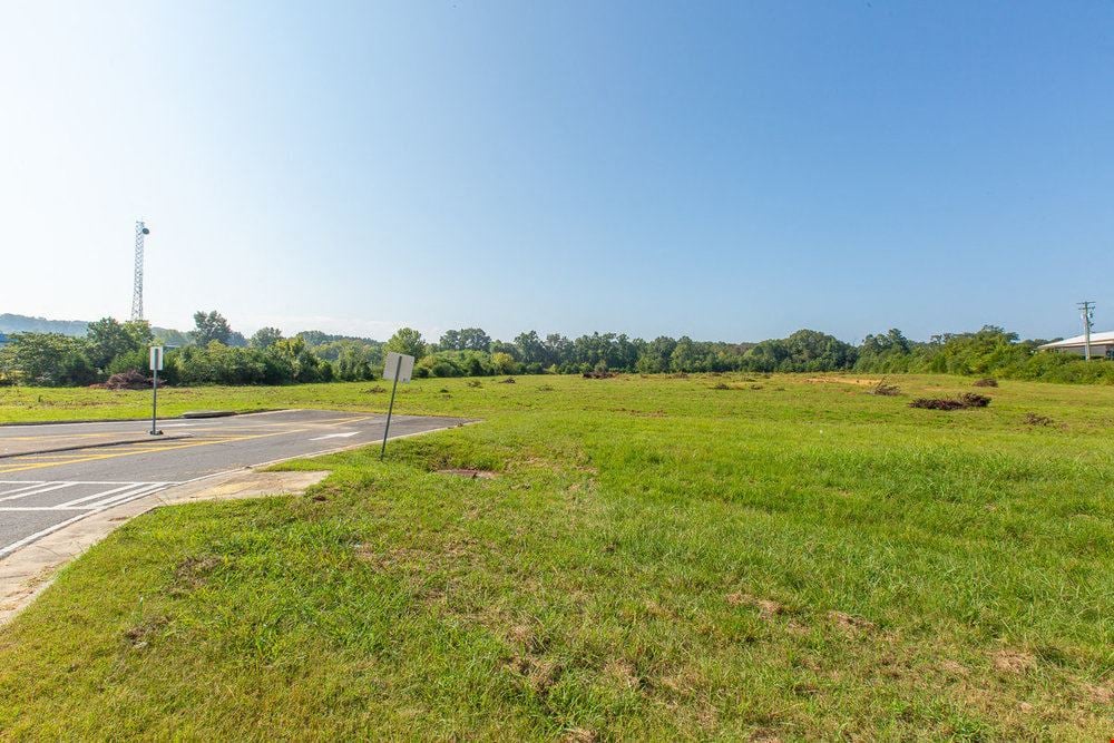 1.54 Acres on Battlefield Parkway